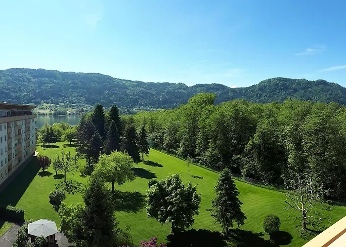 Apartamento Regine Haus Kmb Seeblick Am Ossiachersee, Hallenbad, Skiarena Gerlitzen *